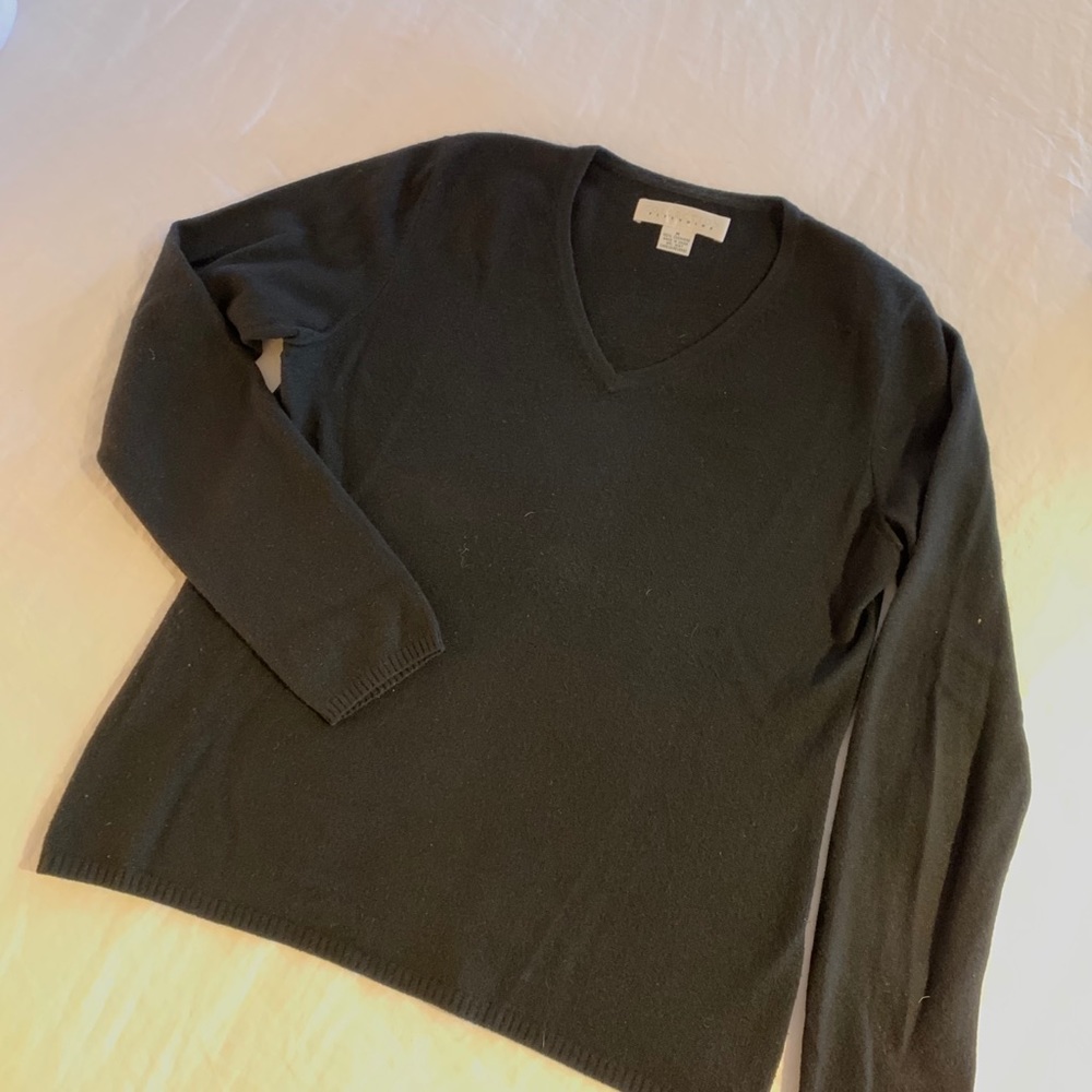 Cashmere V-neck sweater, black
